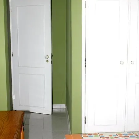 Apartment Rua Do Leste - 3 *